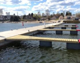 Kaberneeme Fingersteg über Wasser