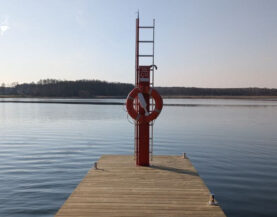Polen Rettungsausrüstung SOS Podest am Wasser