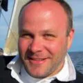Rene Allik, zufriedener Top Marine Kunde, lobt die Qualität und Stabilität der Steganlagen